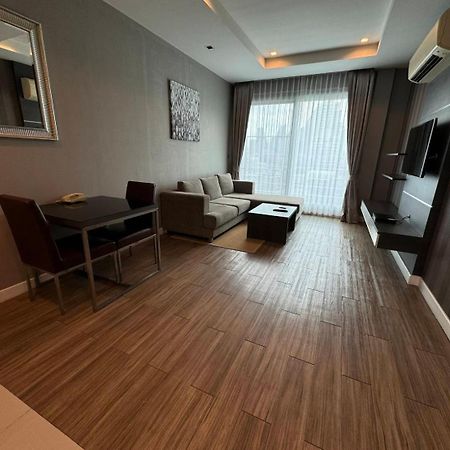 J Residence Thonglor 8 Банкок Екстериор снимка