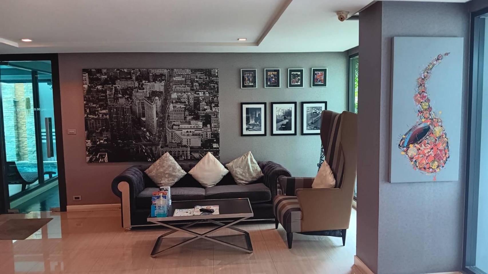 J Residence Thonglor 8 Банкок Екстериор снимка