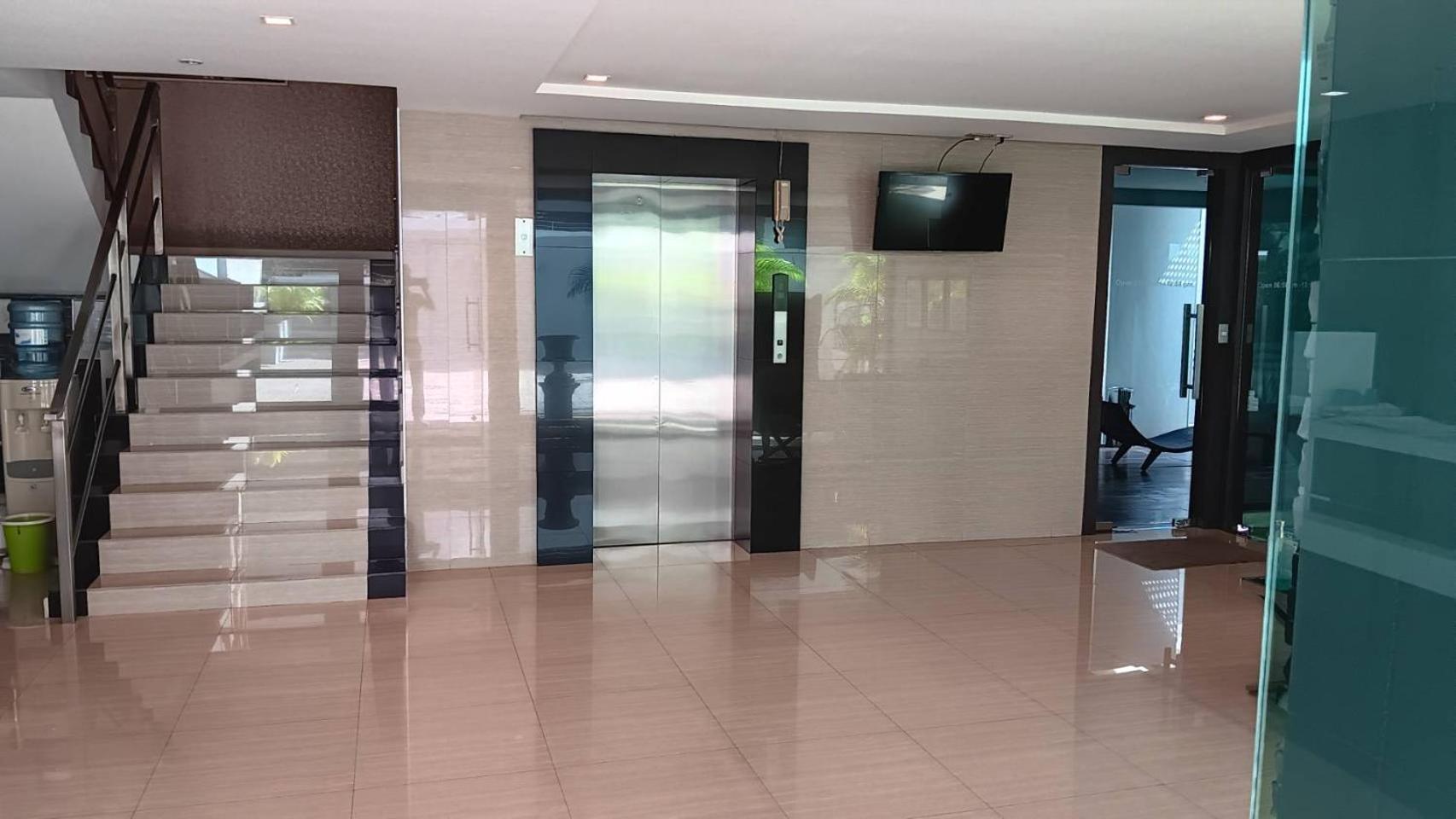 J Residence Thonglor 8 Банкок Екстериор снимка