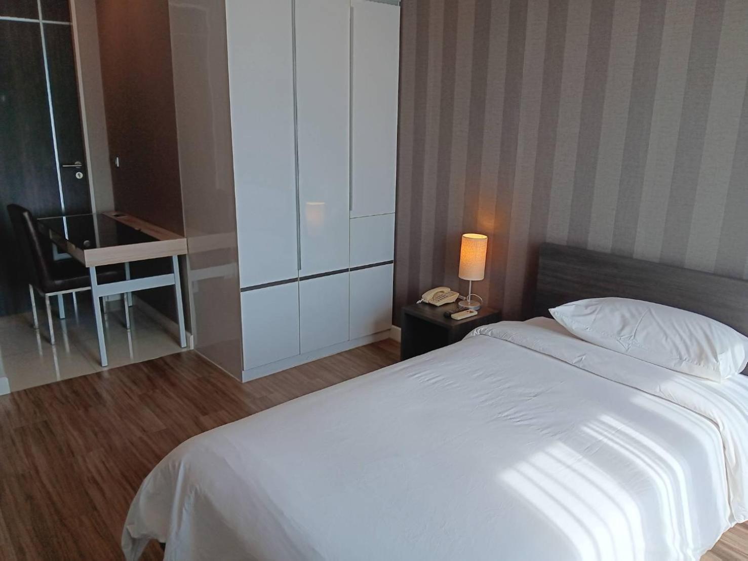 J Residence Thonglor 8 Банкок Екстериор снимка