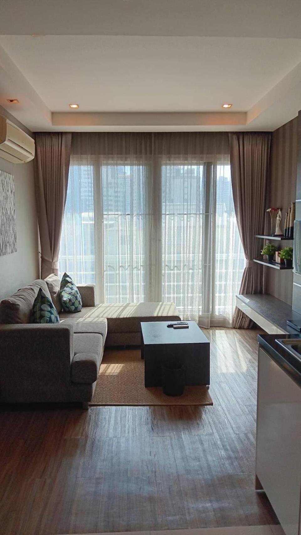 J Residence Thonglor 8 Банкок Екстериор снимка