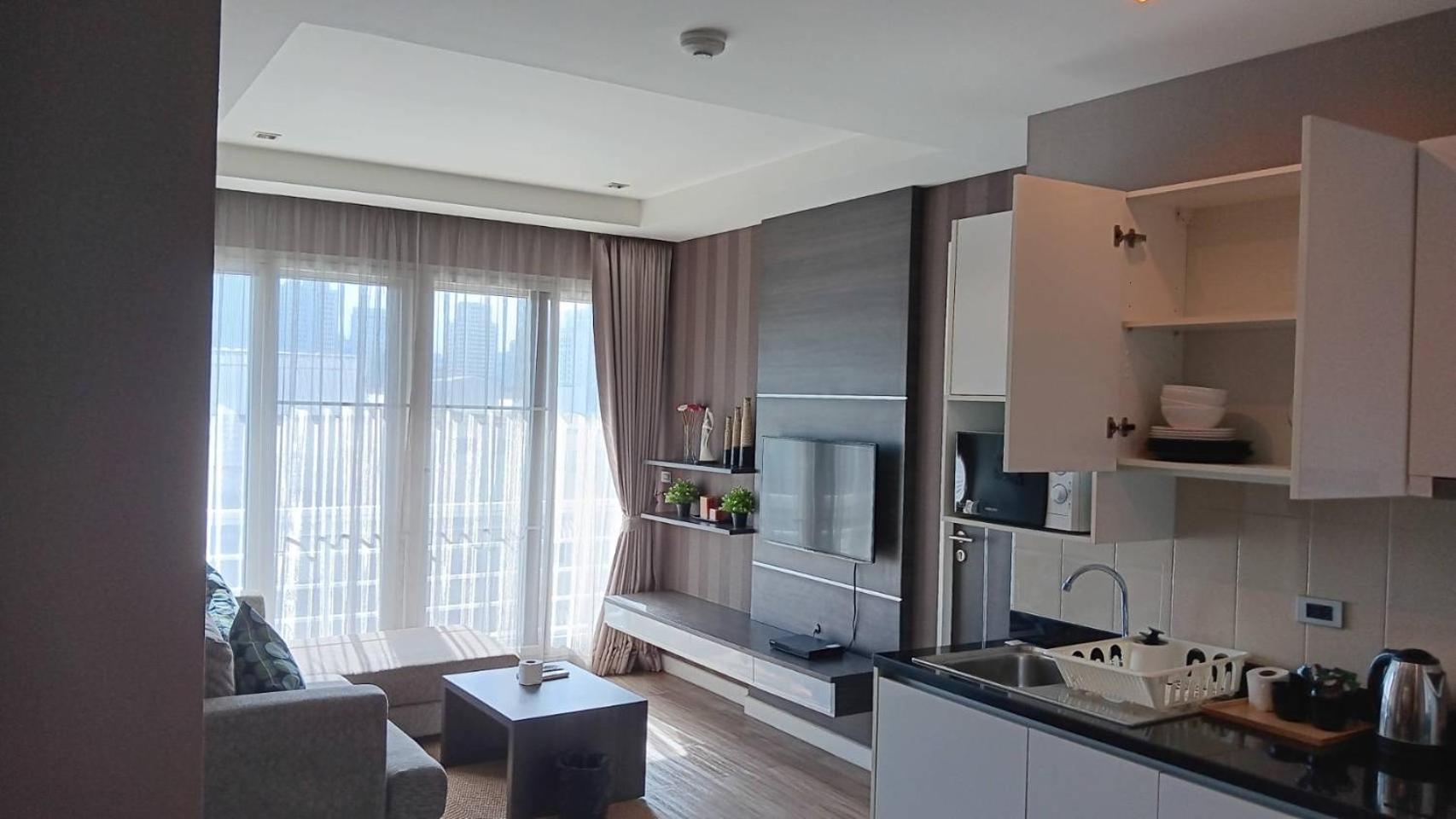 J Residence Thonglor 8 Банкок Екстериор снимка