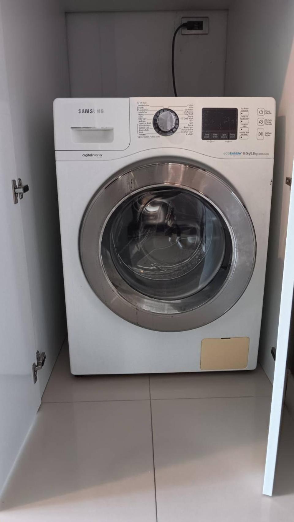 J Residence Thonglor 8 Банкок Екстериор снимка