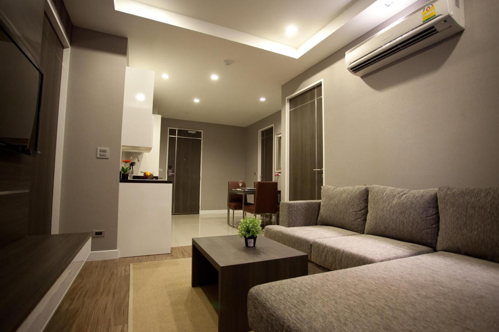 J Residence Thonglor 8 Банкок Екстериор снимка