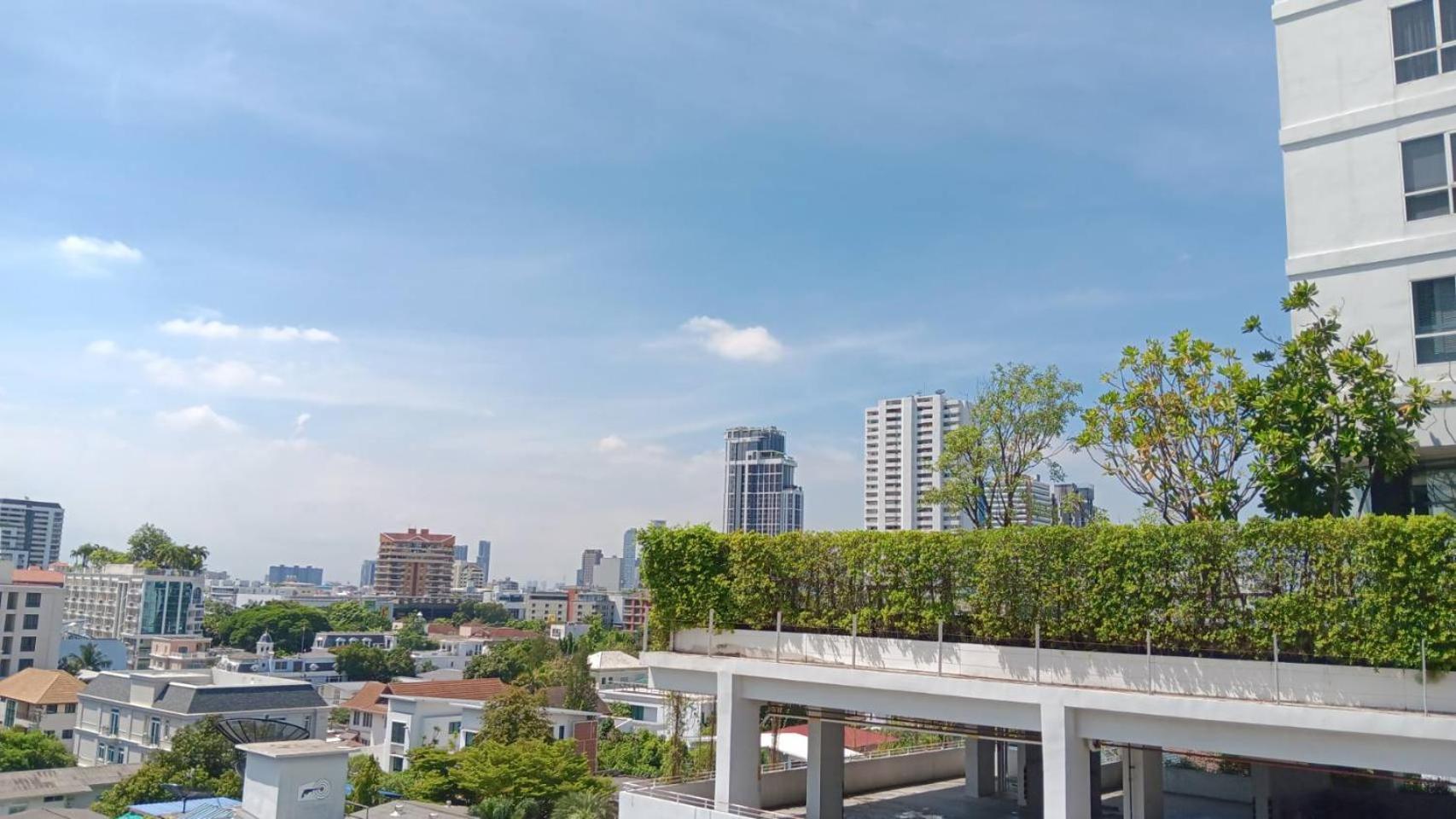 J Residence Thonglor 8 Банкок Екстериор снимка